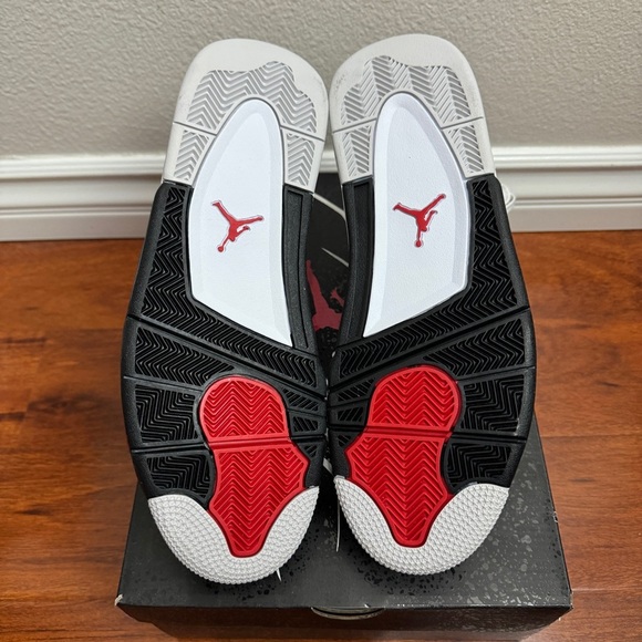 Air Jordan 4 Retro Red Cement Size 11 - Picture 6 of 9